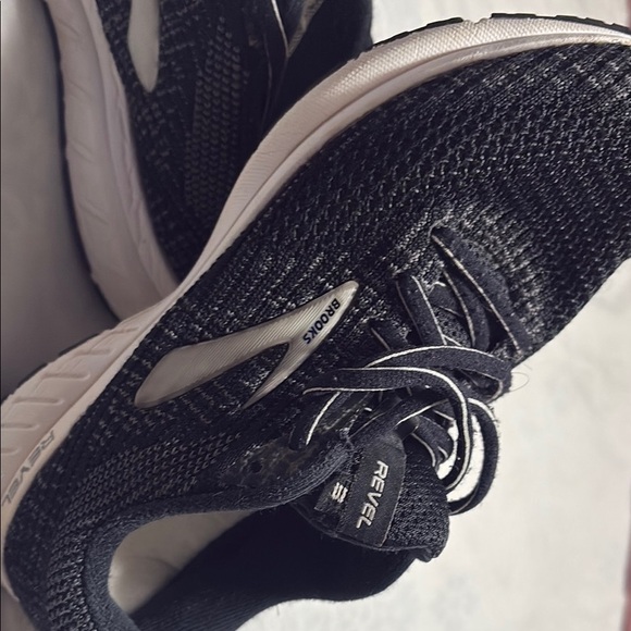 Brooks Other - Brooks Black and White Athletic Shoes with Breathable Mesh